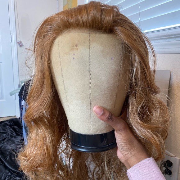 Used Lace Honey Blonde Wavy Wig - Picture 8 of 16